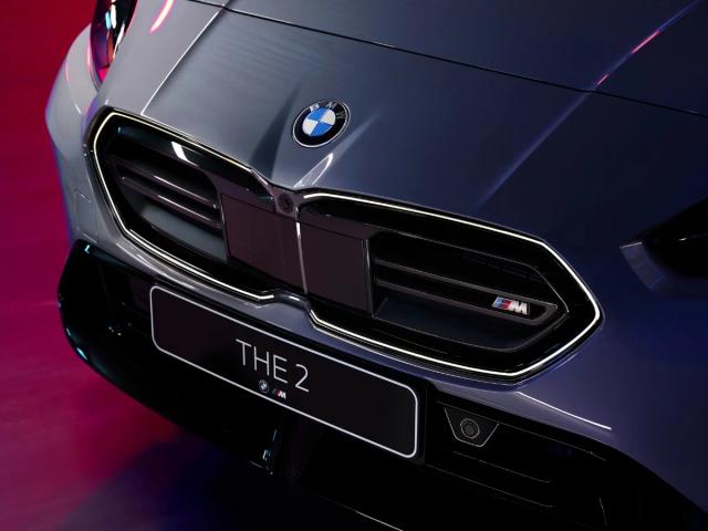 2024 bmw 2 series gran coupe front kidney grille design badge 