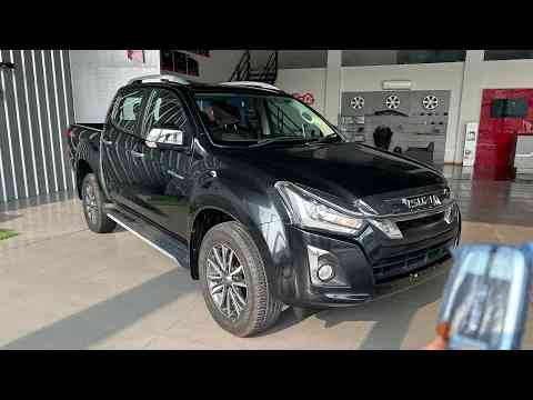 New Isuzu V-Cross 4x4 Z Prestige AT 2025 Detailed Review (Price, Features, Interior)