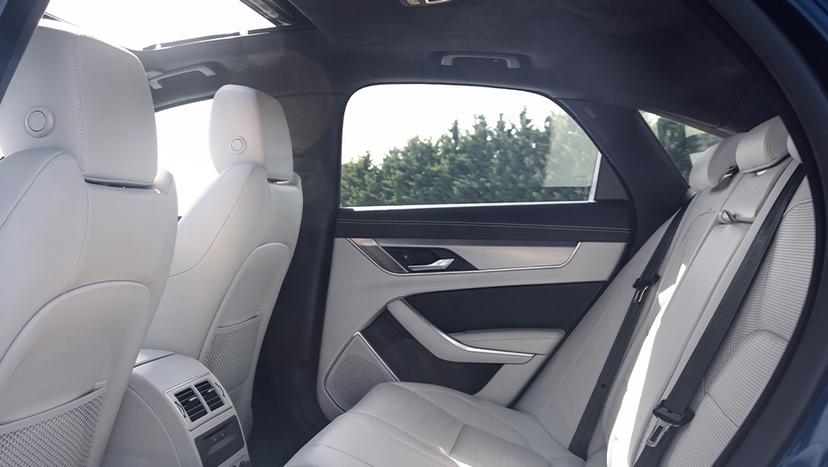 Jaguar XF Interior Image