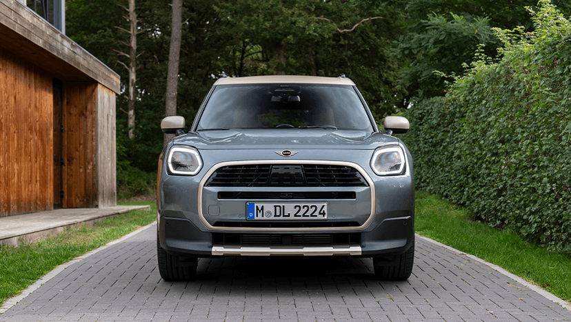 Mini Cooper Countryman EV Exterior Image