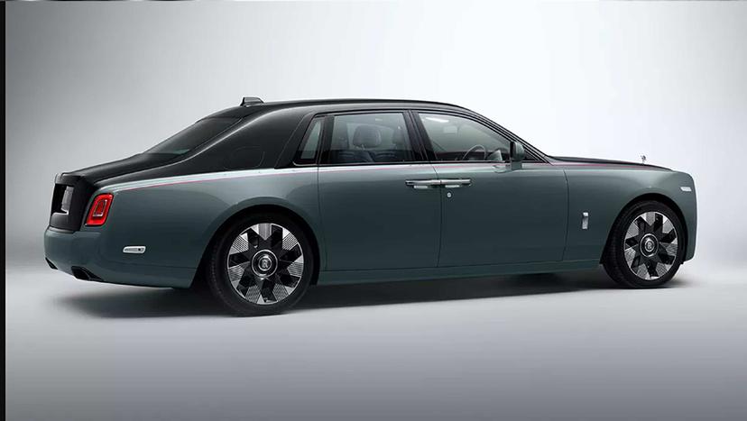 Rolls-Royce Phantom Exterior Image