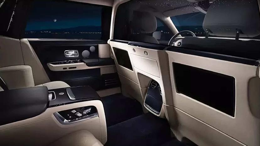 Rolls-Royce Phantom Interior Image