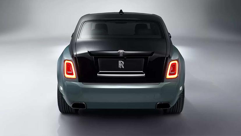 Rolls-Royce Phantom Exterior Image