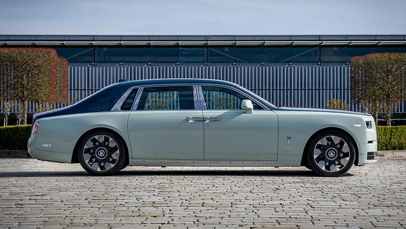 Rolls-Royce Phantom Exterior Image