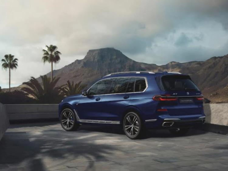 2024 bmw x7 signature edition rear exterior