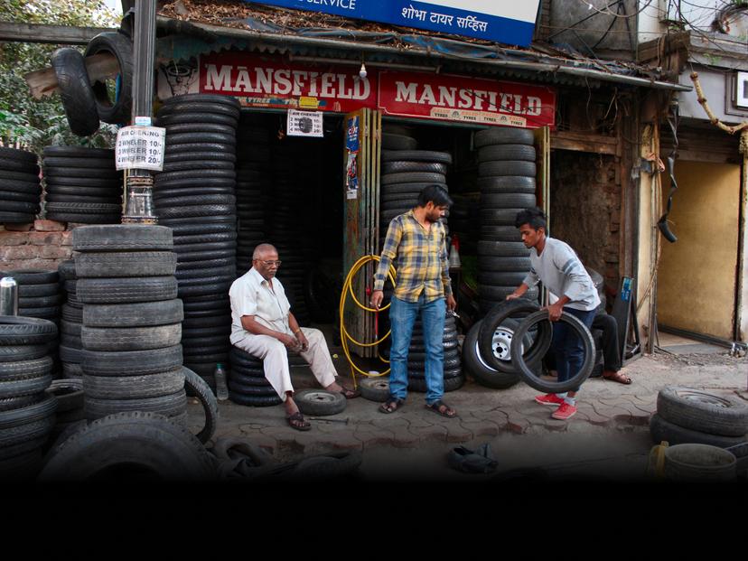 Tyre puncture scam in India